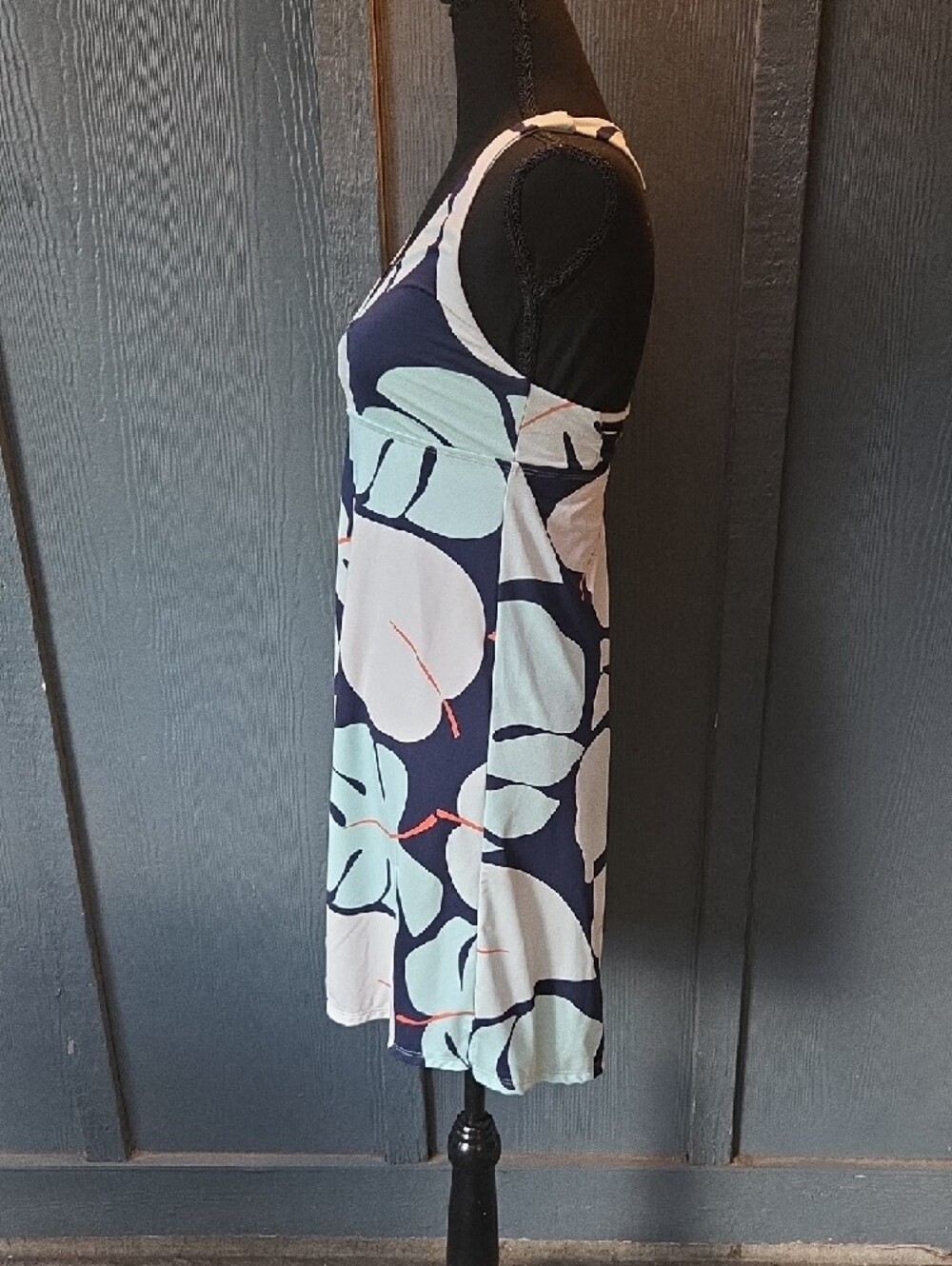 Carve Designs Navy, White & Light Mint Leaf-Print Midi Dress. Size Small - Picture 2 of 5